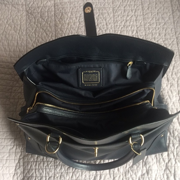 Gorgeous Coach handbag (Navy with gold hardware)! Like new. - Picture 7 of 9